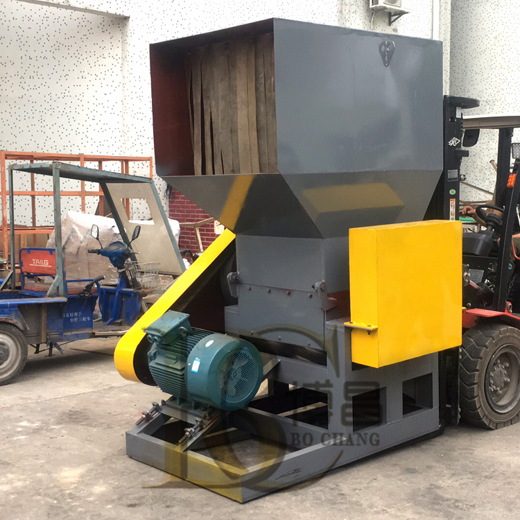 廢舊塑料破碎機行業所存在的一些問題