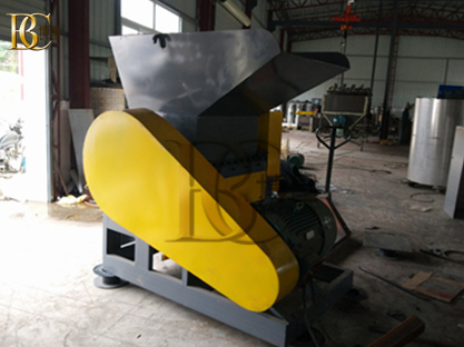 解析為何電子產(chǎn)品偏愛(ài)塑膠破碎機(jī)設(shè)備